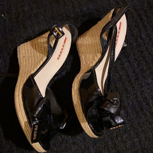 💯 Authentic Prada Bow Wedges - Picture 3 of 8